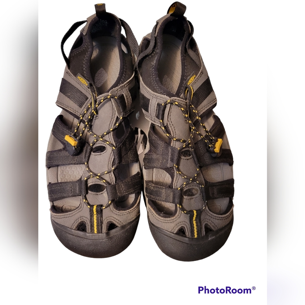 Keen Men Size 11.5 Black Shoes Water Sandals